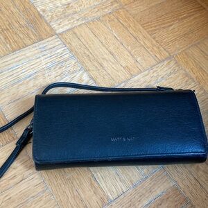 Matt and Nat small wallet / cross body - great condition